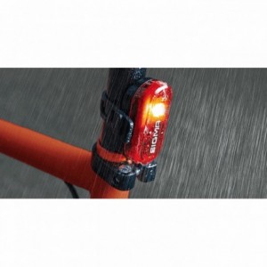 1 LED curved rear light with batteries - 3