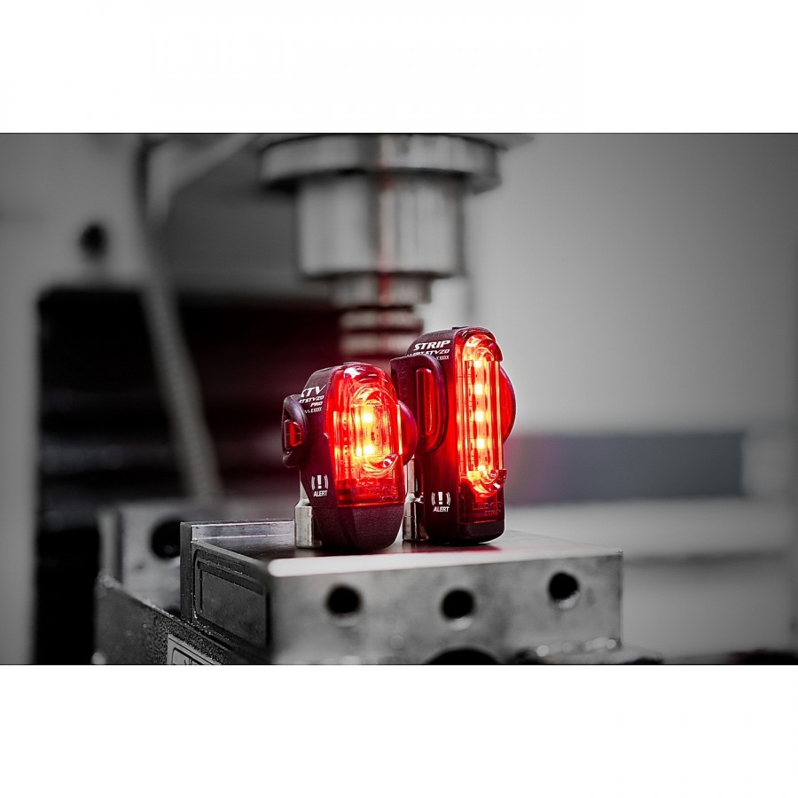 Lezyne Strip Alert Stvzo Led Rosso, Nero - 3 - Luci - 4710582542763