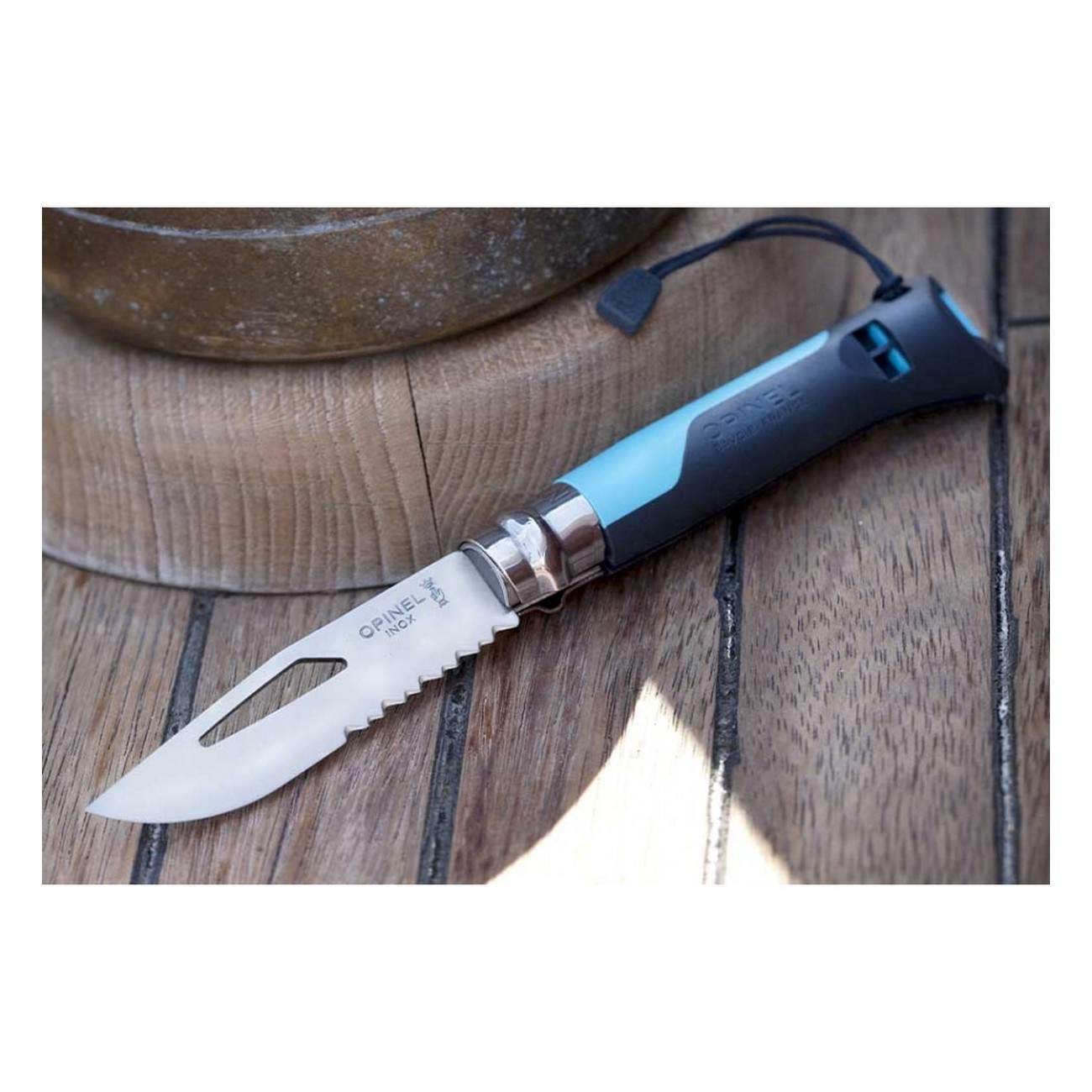 Couteau Opinel Outdoor N.8 Bleu avec Sifflet, Lame Dentée et Anneau de Sécurité Virobloc - 8