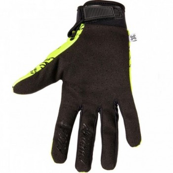 Chroma Glove MY2021: Vibrant Colors and Performance for Cyclists - 3