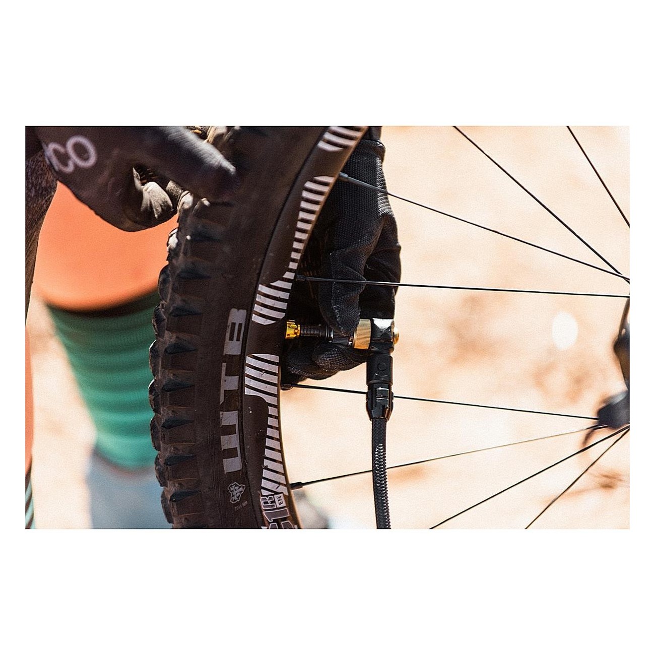 Pompe à pied Lezyne Gravel Digital Drive Pro Noire avec manomètre numérique - 5