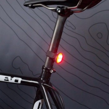 Luce di Sicurezza Posteriore Smini con LED Rossi, Ricaricabile USB-C, Visibilità fino a 1000 Metri per Corridori e Ciclisti - 4 