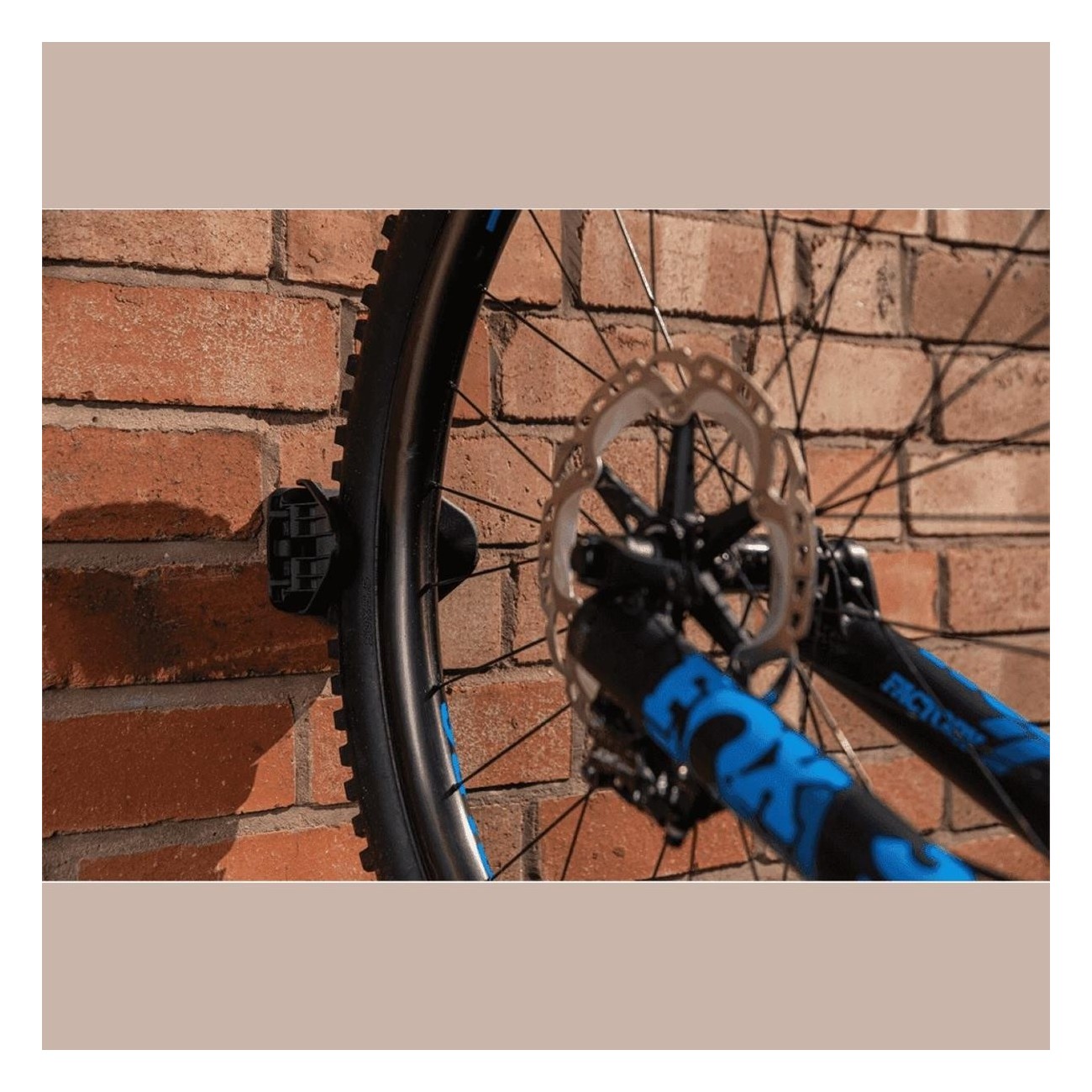 Support de vélo mural Hiplok Jaw avec cadenas Z LOK Combo noir, réglable 20-75mm - 2