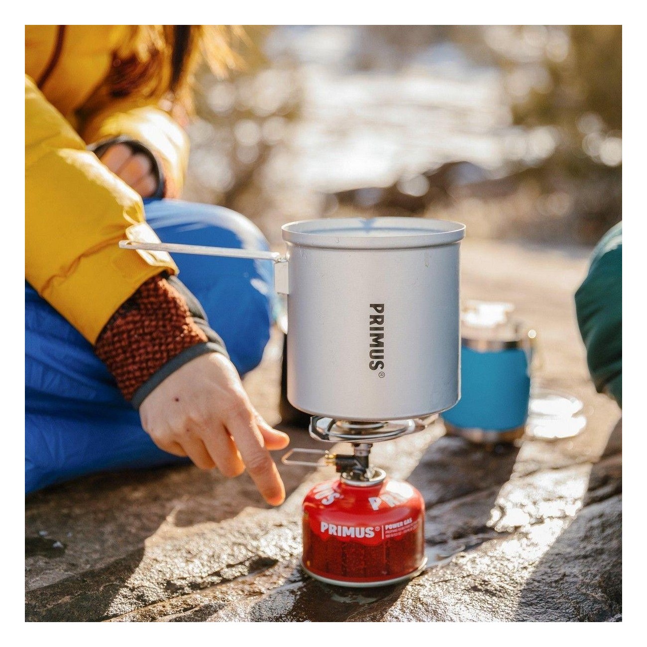 Essential Camping Kit: Stoves and Lanterns for Outdoor Adventures - 11