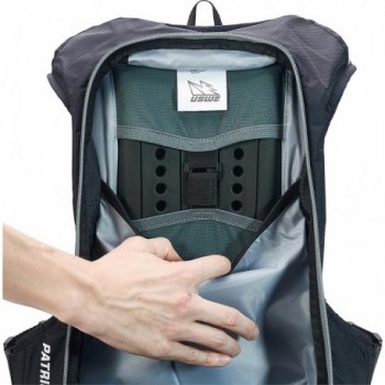 USWE Patriot 15L Grey-Black Backpack with Back Protector for Mountain Biking - 2