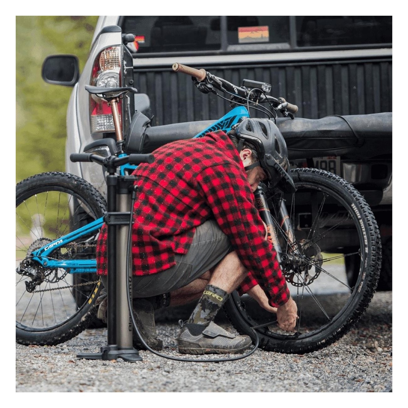 Bomba de Suelo Tubeless 11 Bar con Manómetro para Válvulas Presta, Schrader y Dunlop - 3