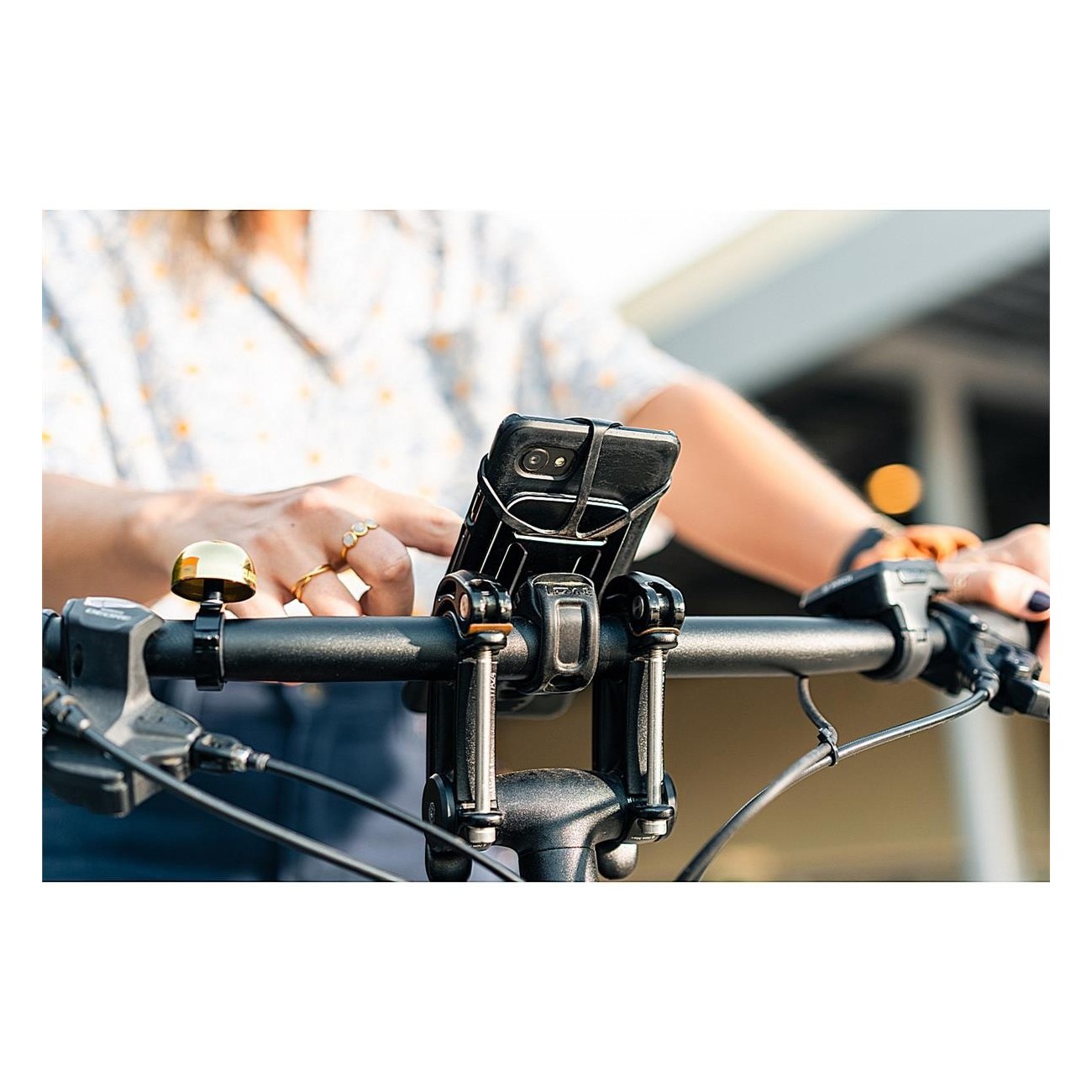 Supporto Lezyne Smart Grip per Smartphone - Sicurezza e Versatilità in Bicicletta - 6 - Supporti e adattatori - 4710582542527