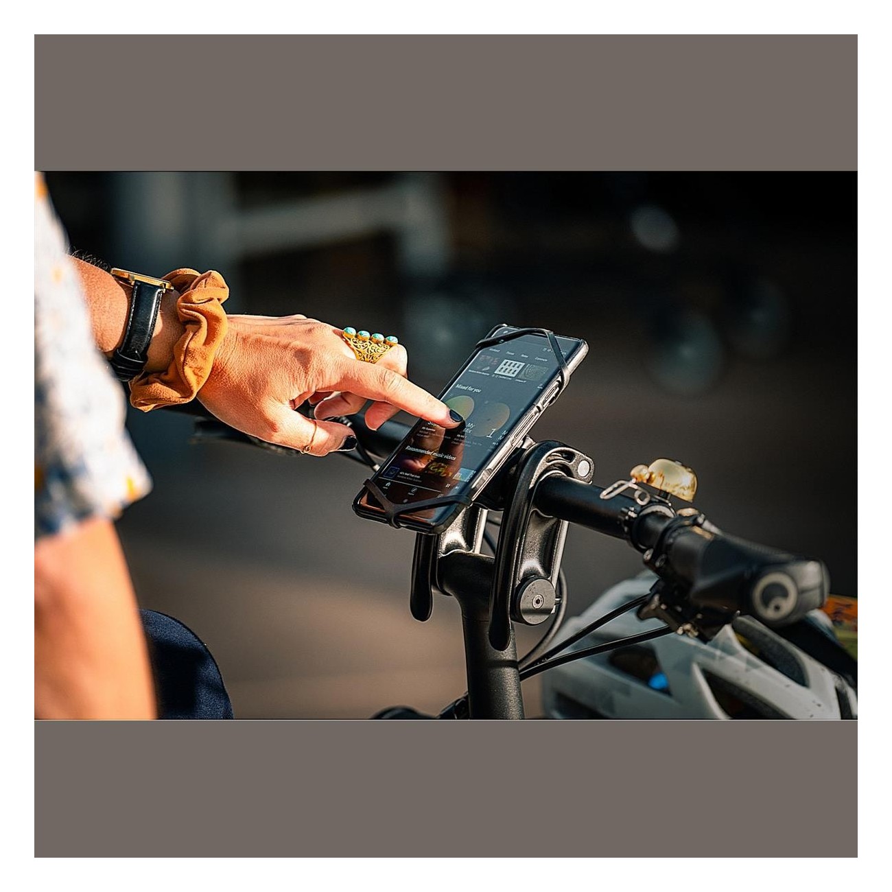 Lezyne Smart Grip Smartphone Mount - Safety and Versatility for Biking - 7