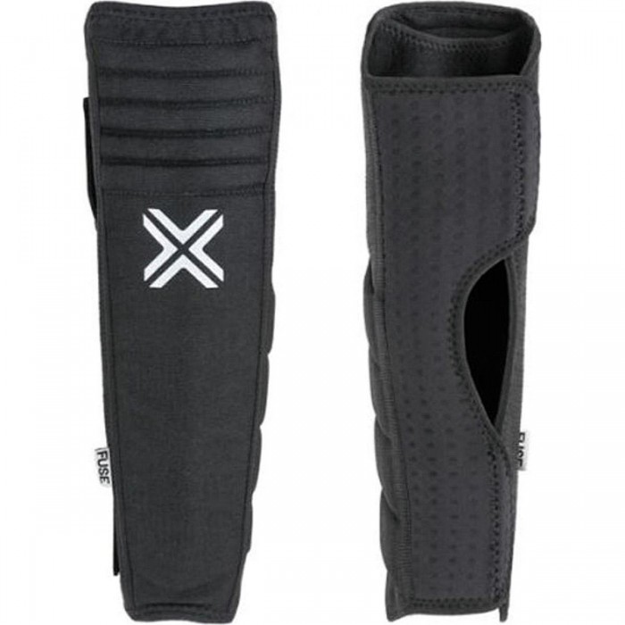 Extended Shin Guard Fuse Alpha Size S Black-White - Superior Protection and Comfort - 1