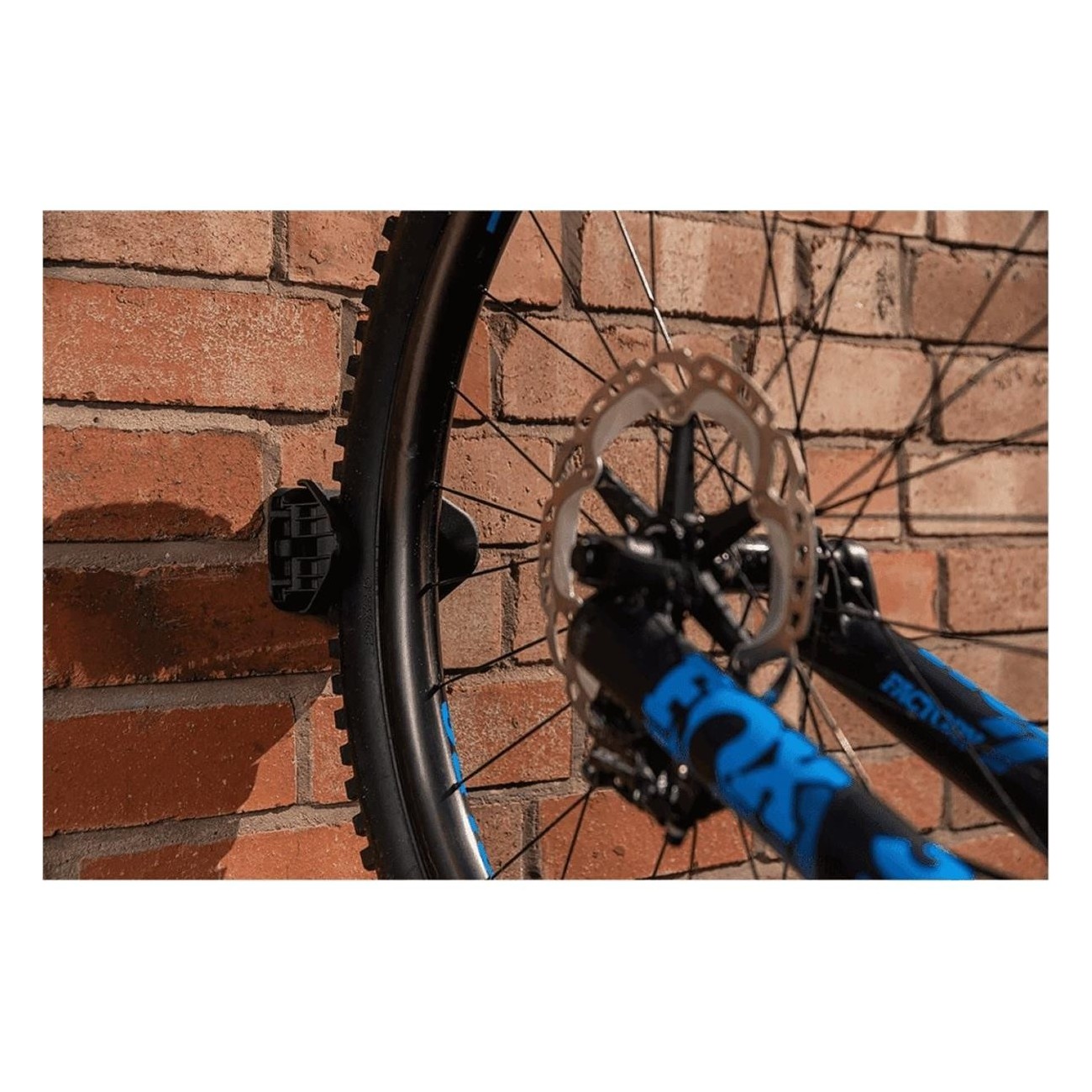 Soporte de Bicicleta de Pared Jaw Negro Ajustable - Dimensiones 125x95x95 mm - 1