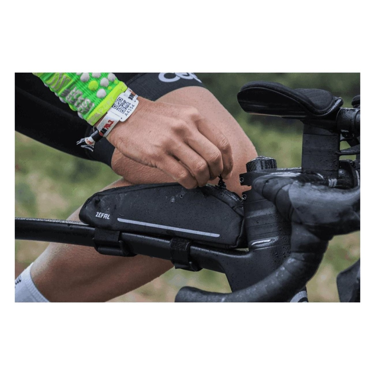 Borsa Telaio Z Aero 0.4L Impermeabile Nera per Bici Triathlon - Compatta e Resistente - 4 - Borse e bauletti - 3420586600413