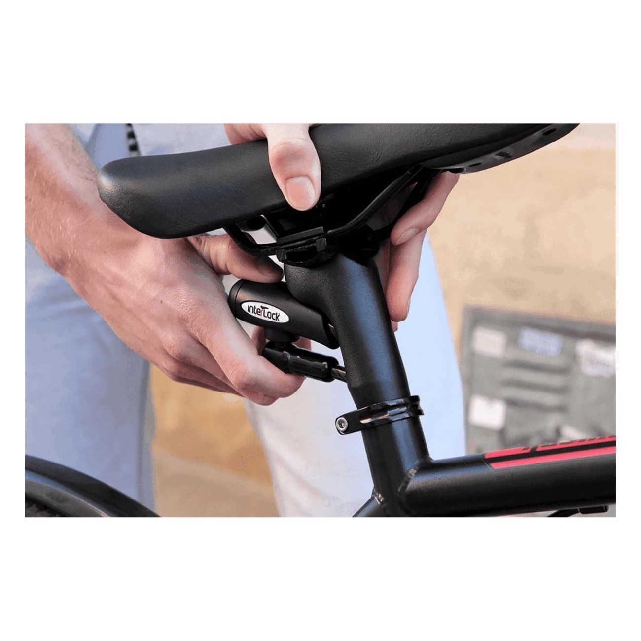 Tige de selle Interlock 27.2mm 300mm Noir en Aluminium avec Serrure Intégrée - 2