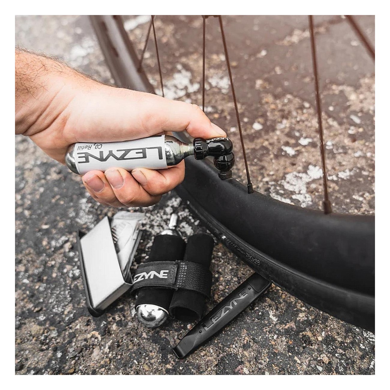 Kit de Réparation CO2 Lezyne Twin Drive Noir avec Levier et Cartouches - 3