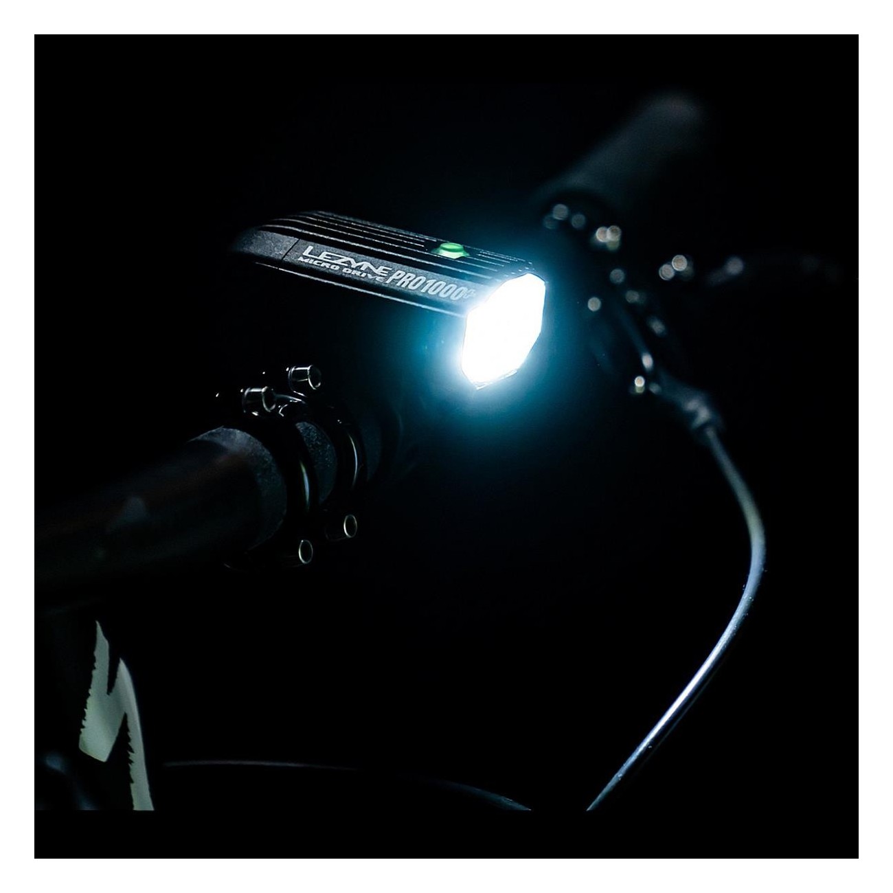 Micro Drive Pro 1000+ Frontale Noir Satiné, Lampe Rechargeable USB-C 1000 Lumen - 5