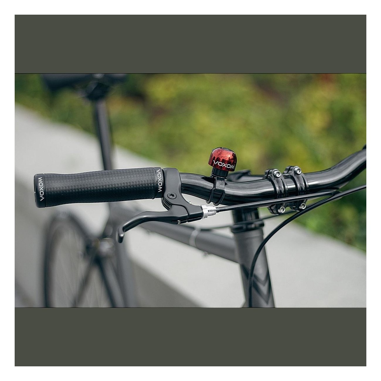 Sonnette de vélo Voxom KL15 en laiton noir avec fixation rapide, 22-31,8 mm - 2