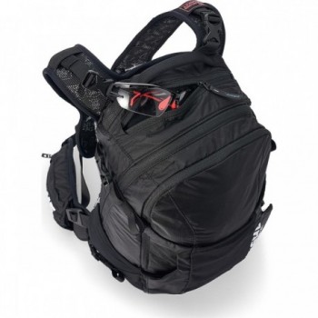 USWE Shred 25L Black Backpack for Freeride and MTB with No Dancing Monkey 2.0 - 3