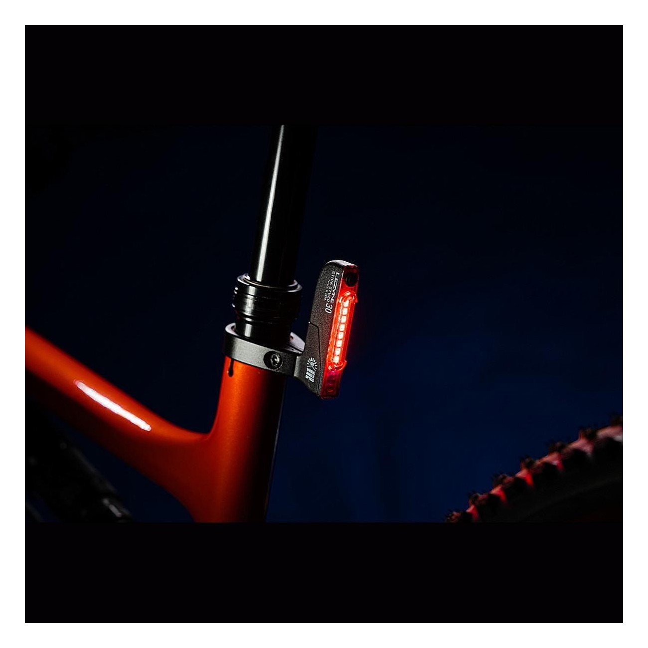 Fanale Posteriore LED Stick Drive STVZO Nero con Luce Rossa Y15 - Morsetto Sedile per Bicicletta - 3 - Luci - 4710582548666