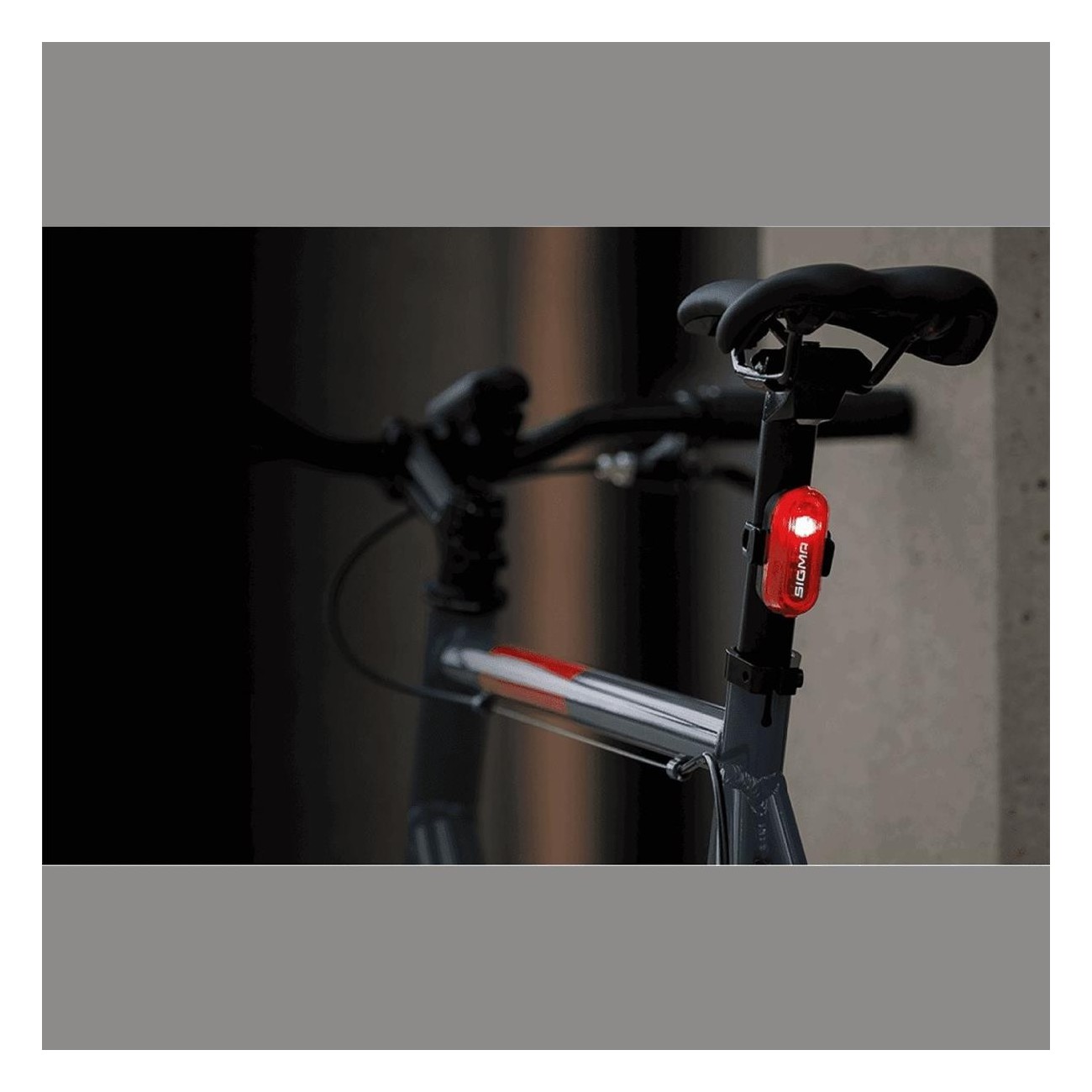 LED Battery Rear Light IPX4, 29h Duration, 400m Visibility, Easy Mounting - 2