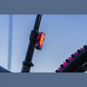 Luz Trasera Lezyne Strip Alert STVZO LED Rojo Negro con Luz de Freno Automática - 4