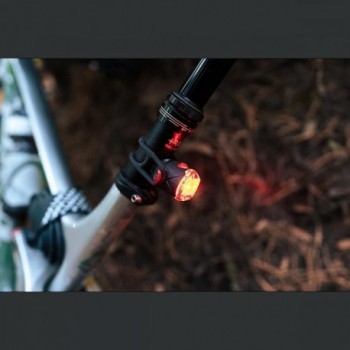 Feu Arrière Femto USB Rechargeable 5 Lumens, Noir, pour Vélo - 3