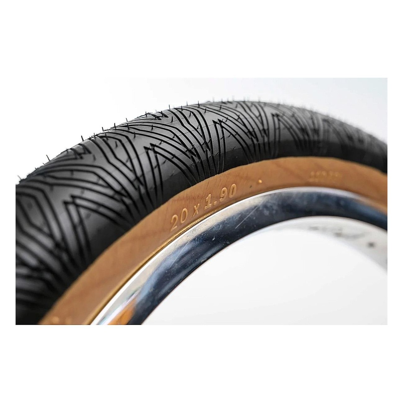 Zephyr BMX Tire 1.75 Kevlar 110 PSI Black/Light Brown - 1