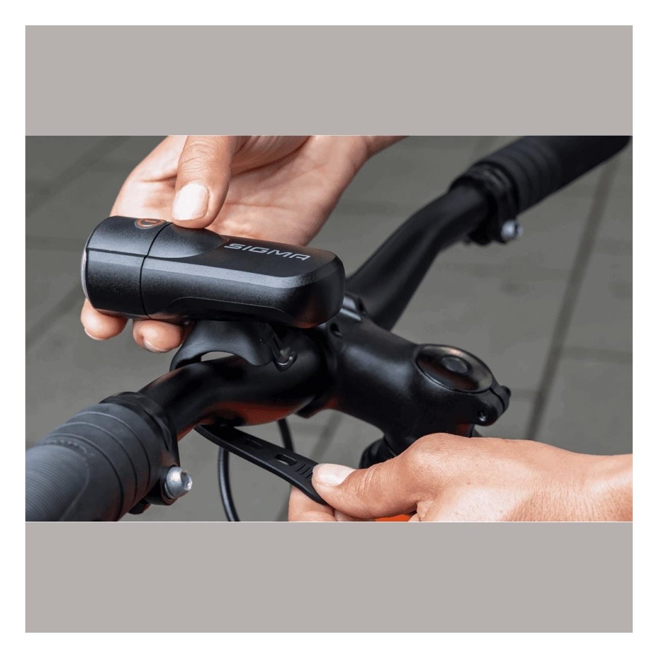 AURA 30 Bike Front Light, 30 Lux, 2 Modes, AA Batteries Included, 40m Beam - 3