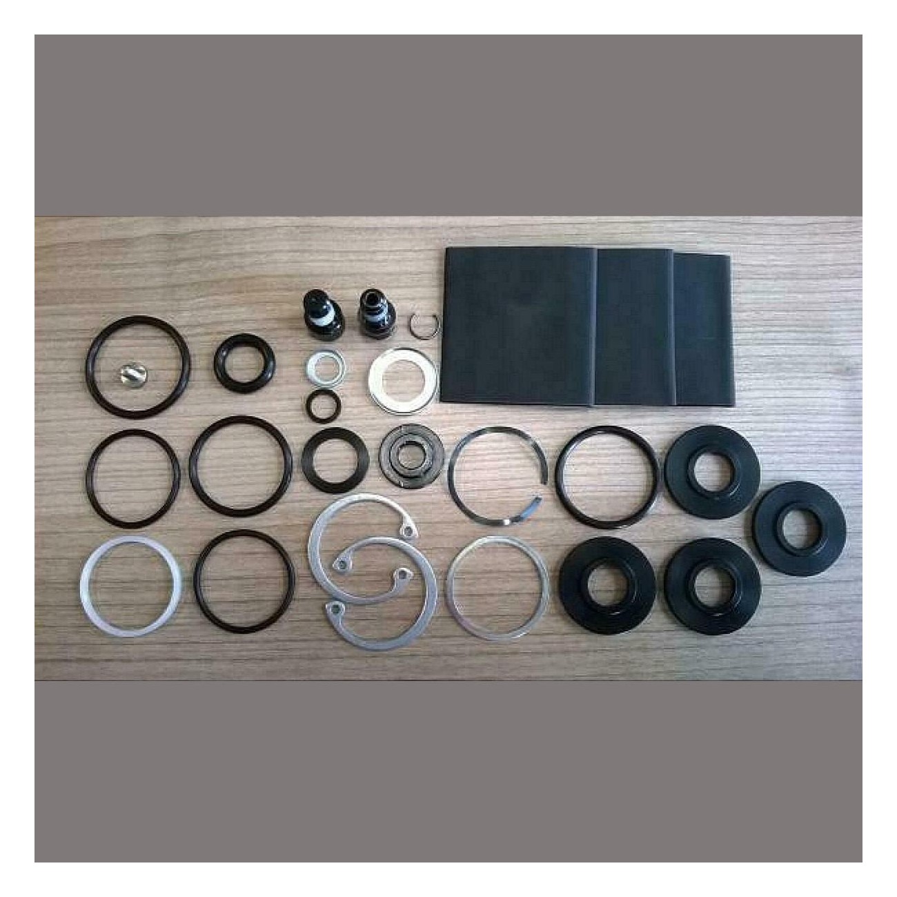 Kit Revisione Forcella Boxxer Race/RC 2010-2016 - Componenti Completi per Servizio Ottimale - 1 - Service kit - 0710845620614